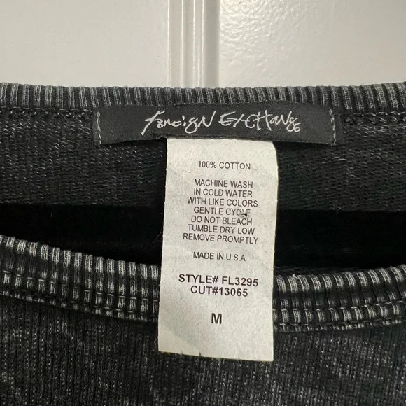 Foreign Exchange Size M Crop Top Sweater - Picture 3 of 6